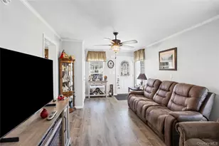 1661 Old Country Rd, Riverhead, NY 11901 - Photo 10