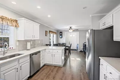 1661 Old Country Road #351B, Riverhead, NY 11901 - Photo 6