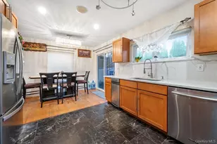 96 5th Ave, Holtsville, NY 11742 - Photo 12