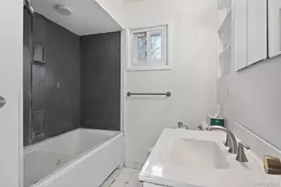 10 Fleetwood Ave, Chestnut Ridge, NY 10977 - Photo 14