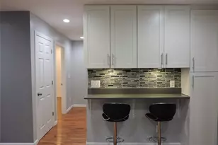 9 Bainbridge St, Roosevelt, NY 11575 - Photo 6