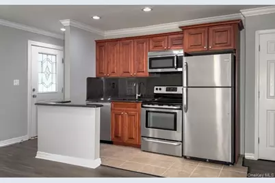 184 Hallock Road #1G1, Lake Grove, NY 11755 - Photo 2