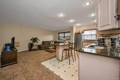 25 Elizabeth Street #2F, Farmingdale, NY 11735 - Photo 6