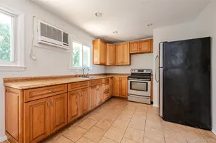 1139 Waverly Ave, Farmingville, NY 11738 - Photo 4