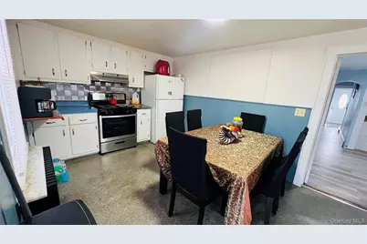 41 Stone Avenue, North Babylon, NY 11703 - Photo 6