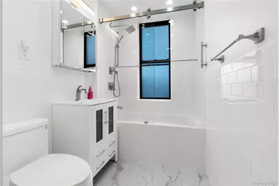 37 Brompton Road #3D, Great Neck, NY 11022 - Photo 14