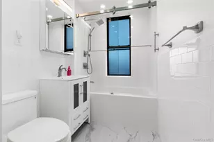 37 Brompton Rd, Great Neck, NY 11022 - Photo 14