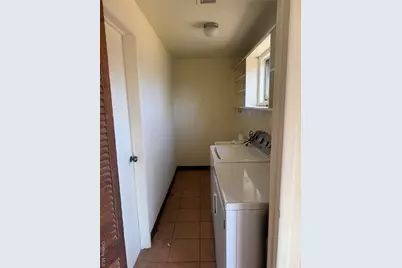 11 Marsha Lane, Brentwood, NY 11717 - Photo 8