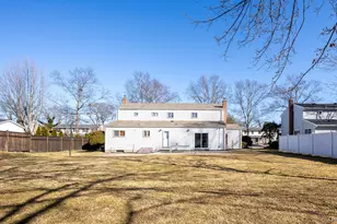 53 Tulipwood Dr, Commack, NY 11725 - Photo 18