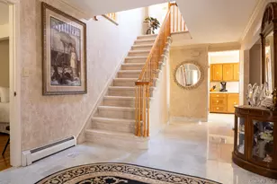 53 Tulipwood Dr, Commack, NY 11725 - Photo 2