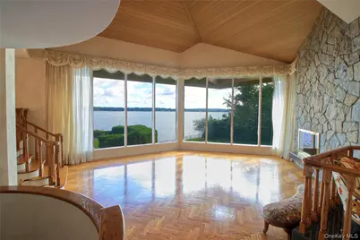 15 Gatsby Lane, Great Neck, NY 11024 - Photo 14