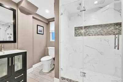 69 Bankside Drive, Centerport, NY 11721 - Photo 18