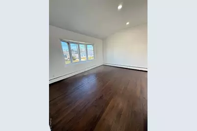 300 Branch Avenue, Freeport, NY 11520 - Photo 12