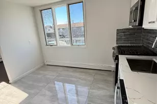 300 Branch Ave, Freeport, NY 11520 - Photo 20