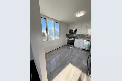 300 Branch Avenue, Freeport, NY 11520 - Photo 16