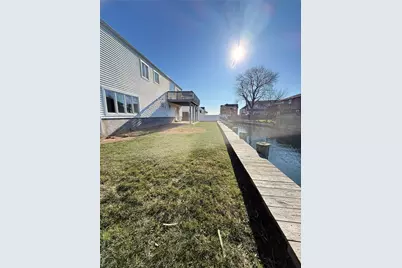 300 Branch Avenue, Freeport, NY 11520 - Photo 6