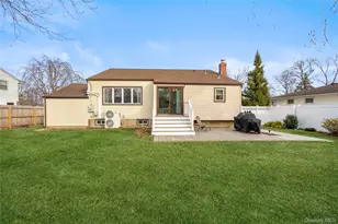 246 W 10th St, Deer Park, NY 11729 - Photo 26