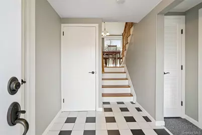 246 W 10th Street, Deer Park, NY 11729 - Photo 4