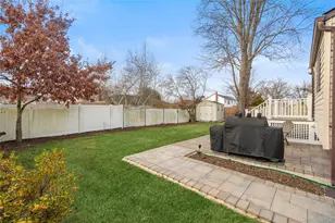 246 W 10th St, Deer Park, NY 11729 - Photo 28