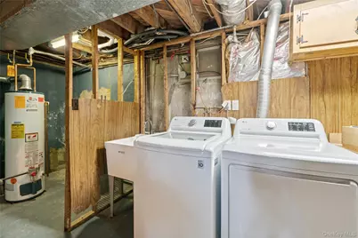 246 W 10th Street, Deer Park, NY 11729 - Photo 24