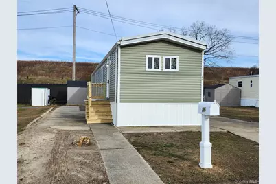 86 Lincoln Avenue, Holbrook, NY 11741 - Photo 1