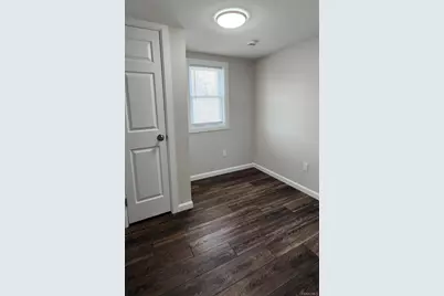 86 Lincoln Avenue, Holbrook, NY 11741 - Photo 8