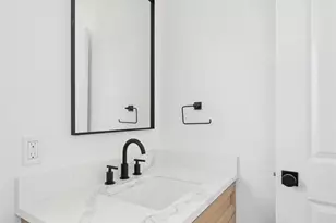 909 Ostrander Ave, Riverhead, NY 11901 - Photo 16