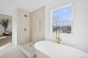 909 Ostrander Ave, Riverhead, NY 11901 - Photo 12