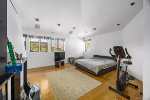 20 Henhawk Rd, Great Neck, NY 11024 - Photo 24