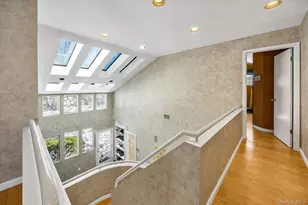 20 Henhawk Rd, Great Neck, NY 11024 - Photo 22