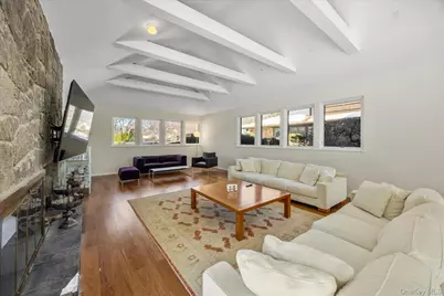 20 Henhawk Road, Great Neck, NY 11024 - Photo 6