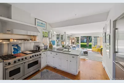 94 Post Lane, Southampton, NY 11968 - Photo 18