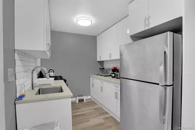 245 Bronx River Road #7C, Yonkers, NY 10704 - Photo 8