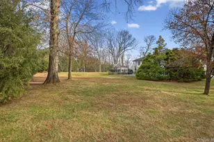 369 Vanderbilt Pkwy, Dix Hills, NY 11746 - Photo 44