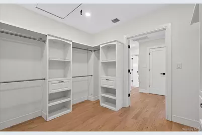 369 Vanderbilt Parkway, Dix Hills, NY 11746 - Photo 24