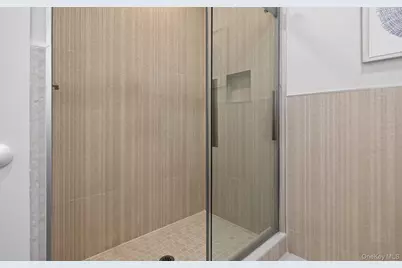 369 Vanderbilt Parkway, Dix Hills, NY 11746 - Photo 16