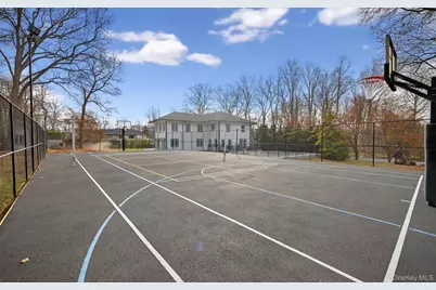 369 Vanderbilt Parkway, Dix Hills, NY 11746 - Photo 38