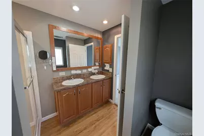 201 Brittany Terrace #201, Rock Tavern, NY 12575 - Photo 14