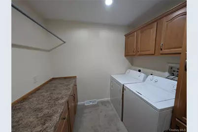 201 Brittany Terrace #201, Rock Tavern, NY 12575 - Photo 20