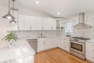 93 Searingtown Road, Albertson, NY 11507 - Photo 4