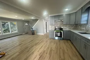 11 Belfry Ln, Hicksville, NY 11801 - Photo 2