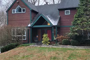 4 Greenlawn Rd, Cortlandt Manor, NY 10567 - Photo 2