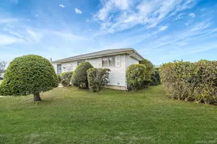 126 W 3rd St, Deer Park, NY 11729 - Photo 2