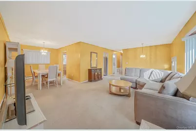 126 W 3rd Street, Deer Park, NY 11729 - Photo 14