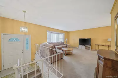 126 W 3rd Street, Deer Park, NY 11729 - Photo 12