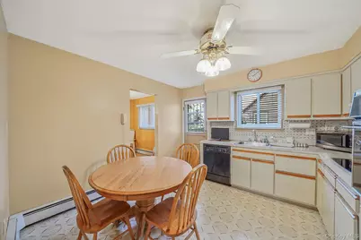 126 W 3rd Street, Deer Park, NY 11729 - Photo 22