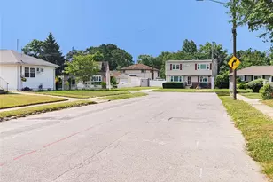 1090 Pinebrook, West Hempstead, NY 11552 - Photo 4