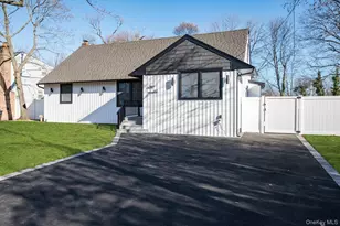 41 Embargo Pl, North Babylon, NY 11703 - Photo 4