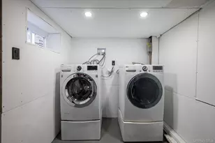 41 Embargo Pl, North Babylon, NY 11703 - Photo 22