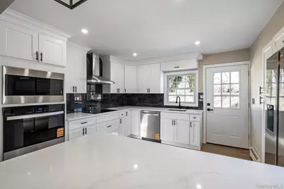 41 Embargo Place, North Babylon, NY 11703 - Photo 8